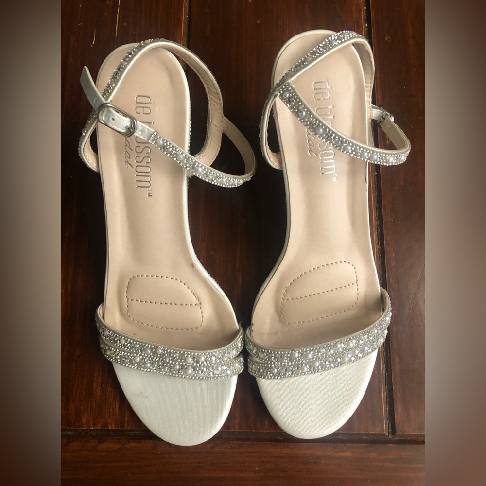 De Blossom Bridal Emma-45 in White Size 7.5